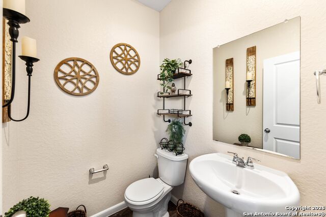 Listing photo id 14 for 3402 Angus Creek