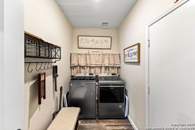 Listing photo id 29 for 3402 Angus Creek