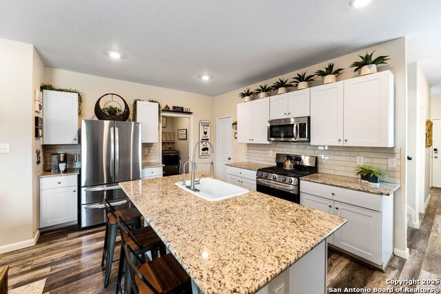 Listing photo id 2 for 3402 Angus Creek