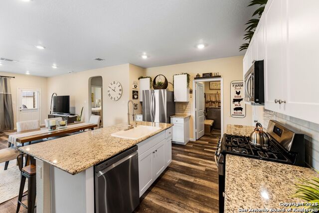 Listing photo id 7 for 3402 Angus Creek