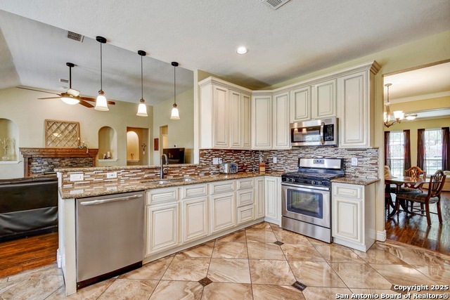 Image 10 of 30 For 12838 Vidorra Circle Dr