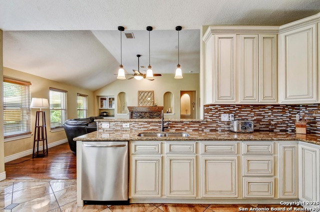 Image 11 of 30 For 12838 Vidorra Circle Dr
