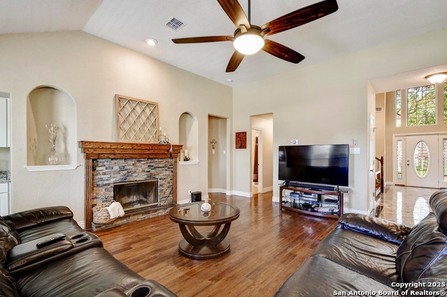 Image 8 of 30 For 12838 Vidorra Circle Dr