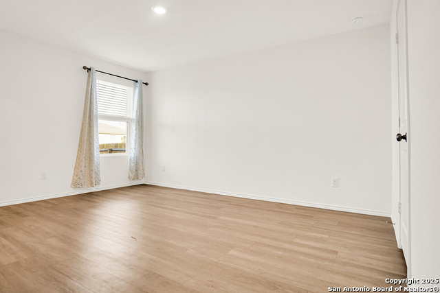 Listing photo id 15 for 8038 Chanting Bend