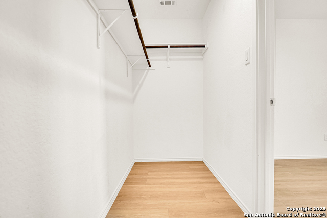 Listing photo id 16 for 8038 Chanting Bend