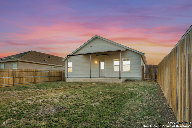Listing photo id 18 for 8038 Chanting Bend