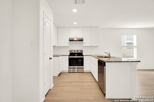 Listing photo id 2 for 8038 Chanting Bend