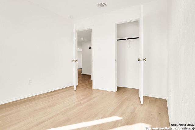 Listing photo id 7 for 8038 Chanting Bend