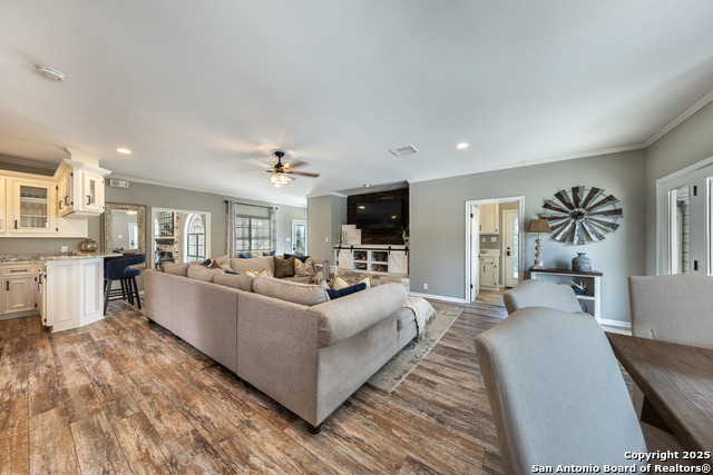 Image 17 of 49 For 7046 Devonshire