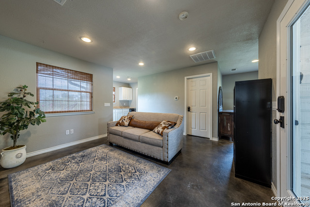 Image 36 of 49 For 7046 Devonshire