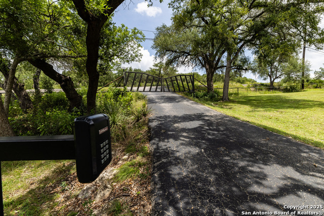 Image 46 of 49 For 7046 Devonshire