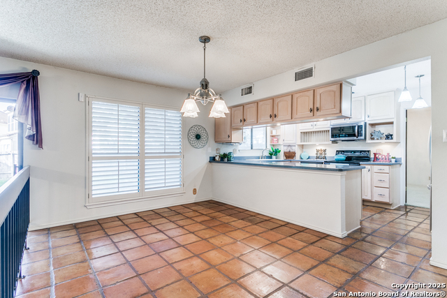 Image 14 of 24 For 2634 Crow Vly