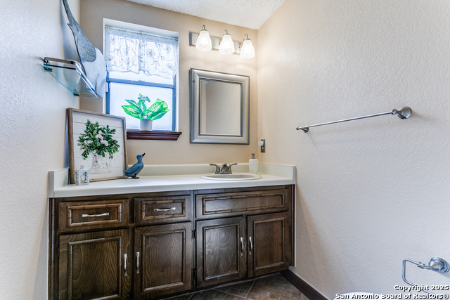 Image 19 of 24 For 2634 Crow Vly