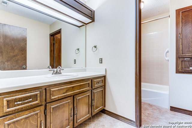 Image 20 of 24 For 2634 Crow Vly