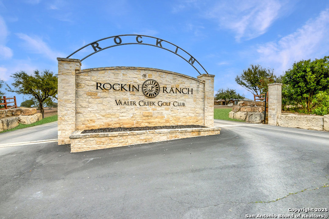 Image 16 of 21 For 212 S. John Bird