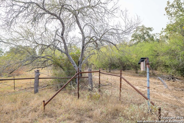 Listing photo id 8 for 956 Johnson Farms