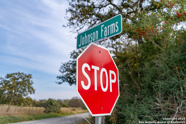 Listing photo id 13 for 956 Johnson Farms