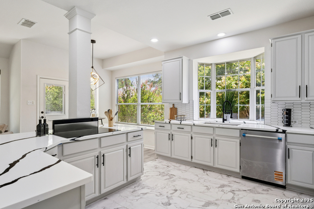 Image 14 of 51 For 2023 Flint Oak