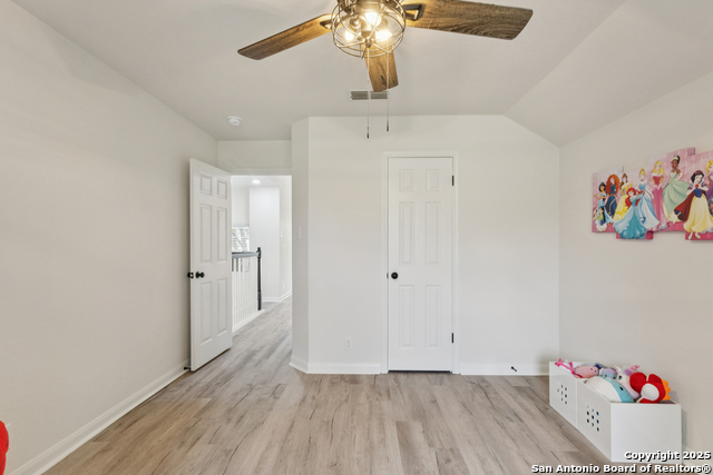 Image 33 of 51 For 2023 Flint Oak