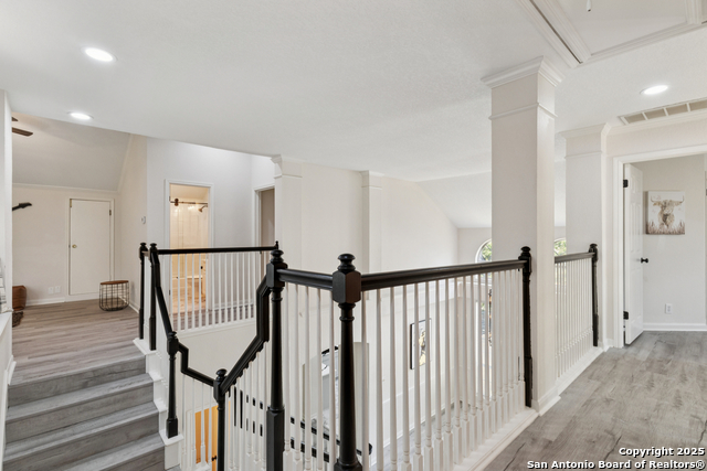 Image 40 of 51 For 2023 Flint Oak