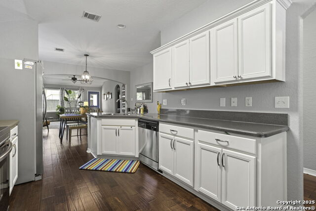 Listing photo id 11 for 12018 Mill Berger
