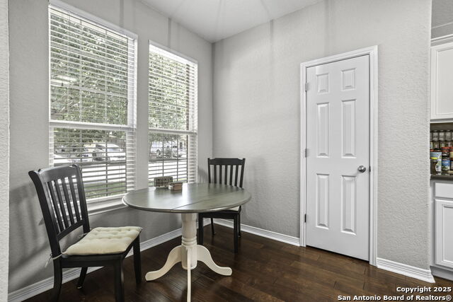 Listing photo id 12 for 12018 Mill Berger