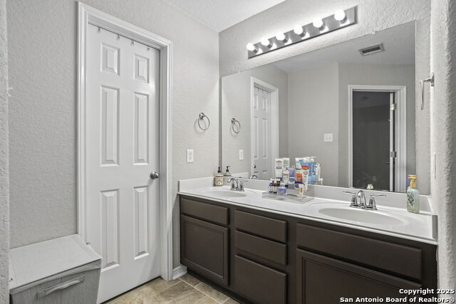 Listing photo id 19 for 12018 Mill Berger
