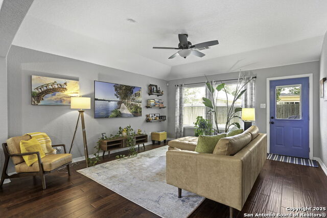 Listing photo id 5 for 12018 Mill Berger