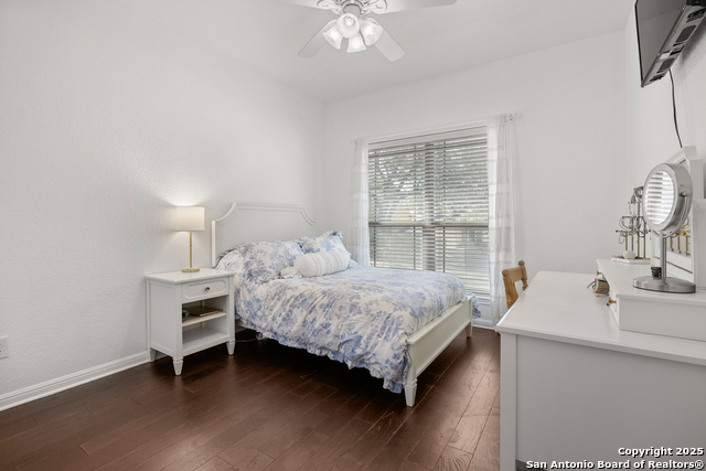 Image 21 of 36 For 17419 Oak Canyon