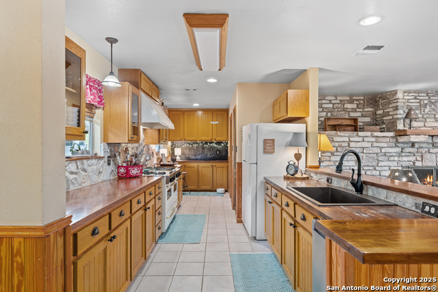 Image 8 of 38 For 475 Stoney Hill