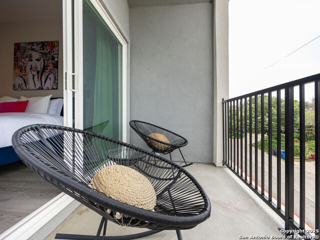 Image 24 of 41 For 411 Ira  1101