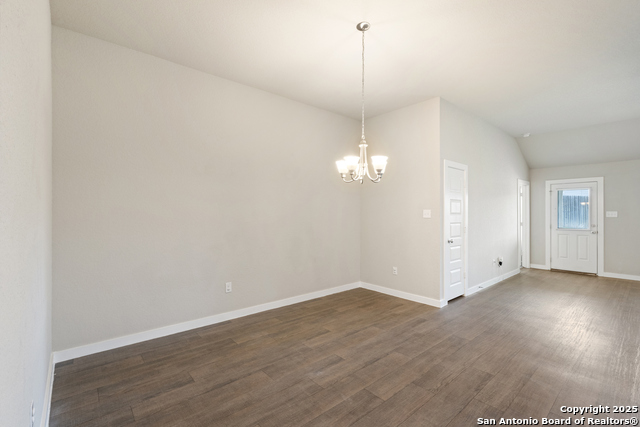 Listing photo id 11 for 7503 Coffee  