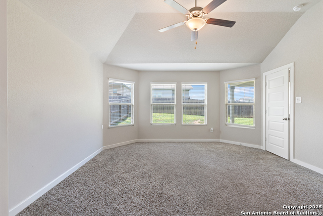 Listing photo id 15 for 7503 Coffee  