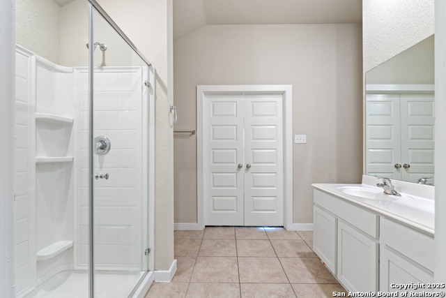 Listing photo id 18 for 7503 Coffee  