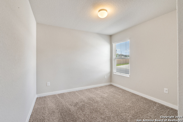 Listing photo id 22 for 7503 Coffee  