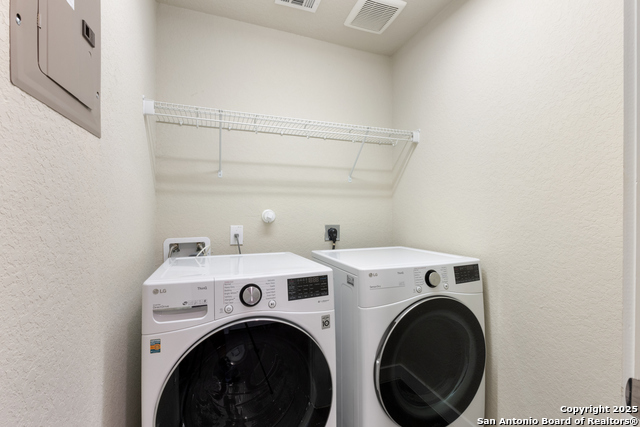 Listing photo id 24 for 7503 Coffee  