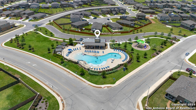 Listing photo id 33 for 7503 Coffee  