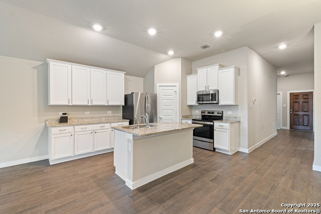 Listing photo id 3 for 7503 Coffee  