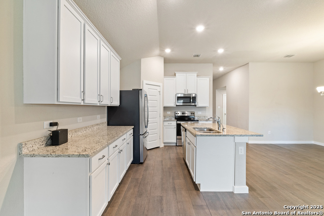 Listing photo id 4 for 7503 Coffee  