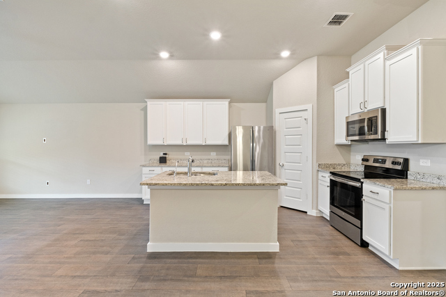 Listing photo id 7 for 7503 Coffee  