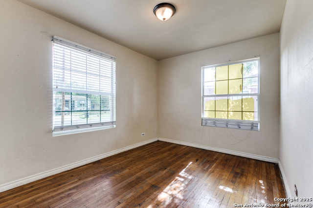 Listing photo id 15 for 410 Dickson W
