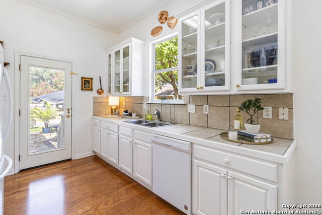 Image 13 of 38 For 2212 Cotton Blvd