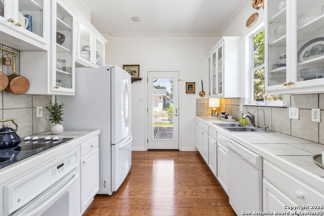 Image 15 of 38 For 2212 Cotton Blvd