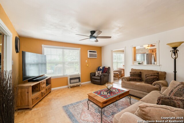 Image 11 of 41 For 12303 Pearsall Rd