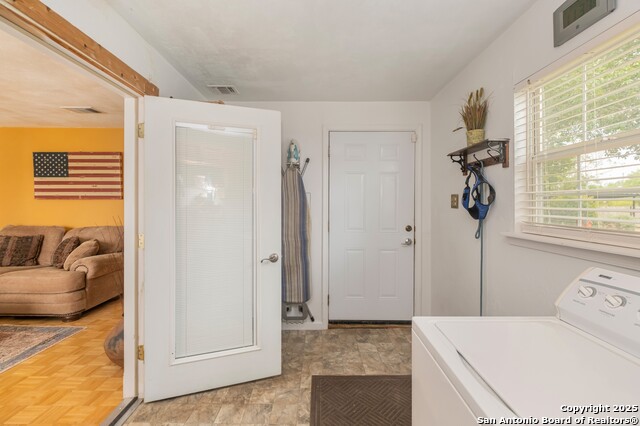 Image 13 of 41 For 12303 Pearsall Rd