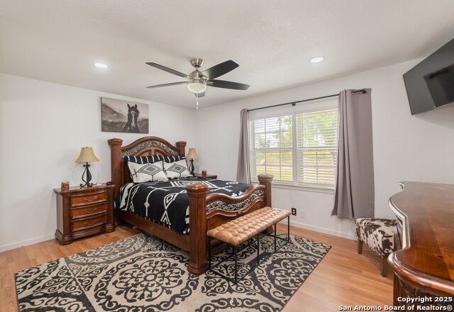 Image 14 of 41 For 12303 Pearsall Rd