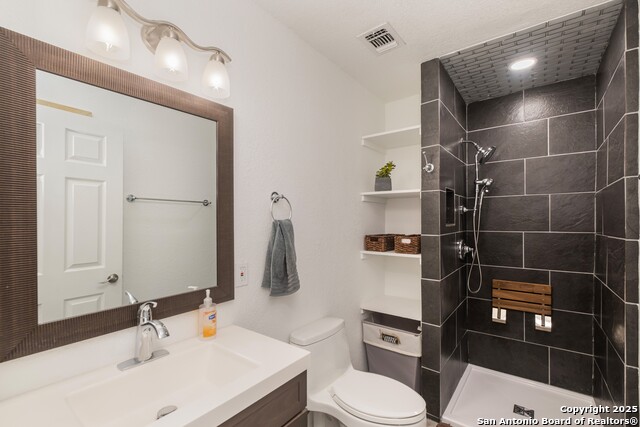 Image 16 of 41 For 12303 Pearsall Rd