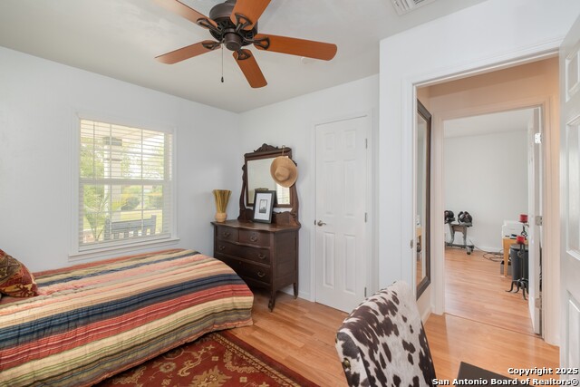 Image 18 of 41 For 12303 Pearsall Rd