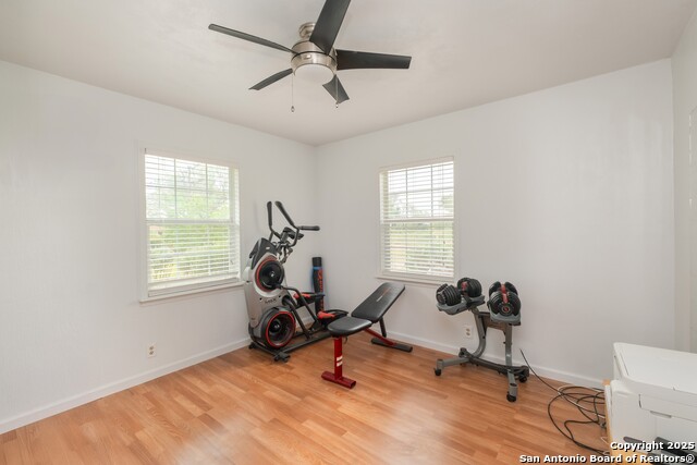 Image 20 of 41 For 12303 Pearsall Rd