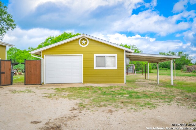 Image 36 of 41 For 12303 Pearsall Rd